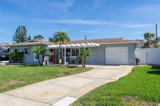 553 E LAKE DRIVE, Largo, FL 33771