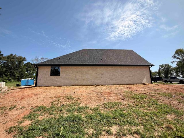 404 Small Oaks Road, Kilgore, TX 75662