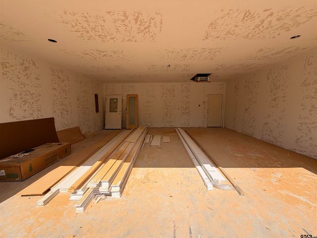 404 Small Oaks Road, Kilgore, TX 75662