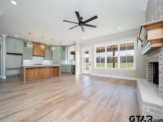 404 Small Oaks Road, Kilgore, TX 75662