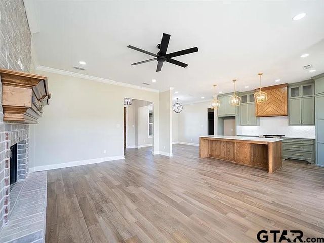 404 Small Oaks Road, Kilgore, TX 75662