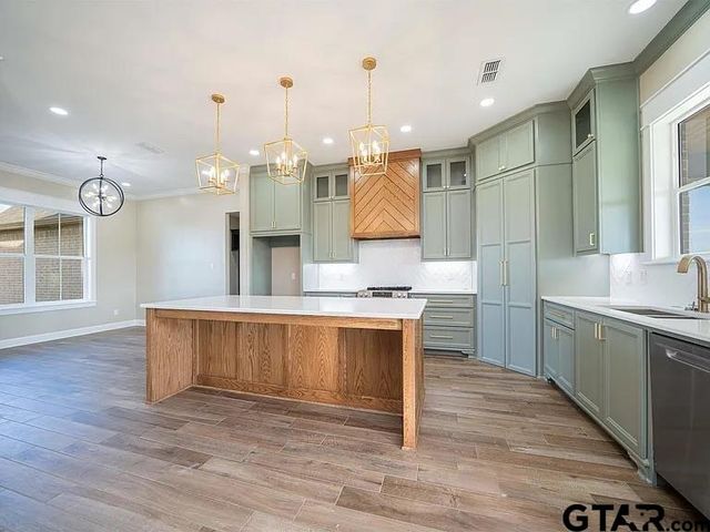 404 Small Oaks Road, Kilgore, TX 75662