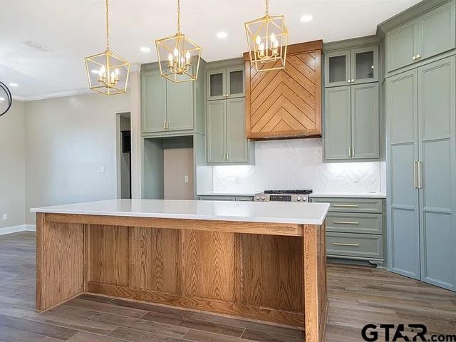 404 Small Oaks Road, Kilgore, TX 75662