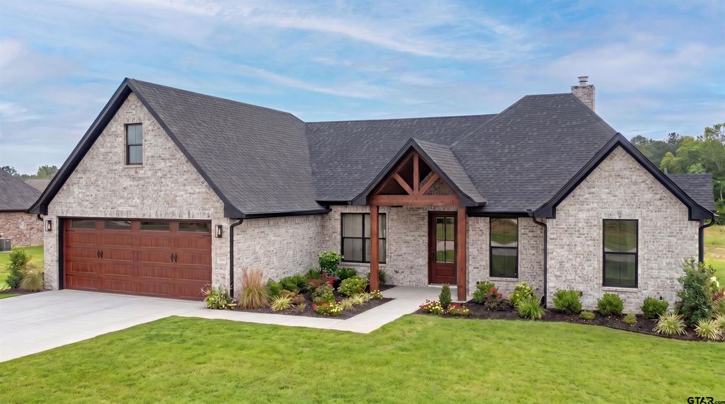 404 Small Oaks Road, Kilgore, TX 75662