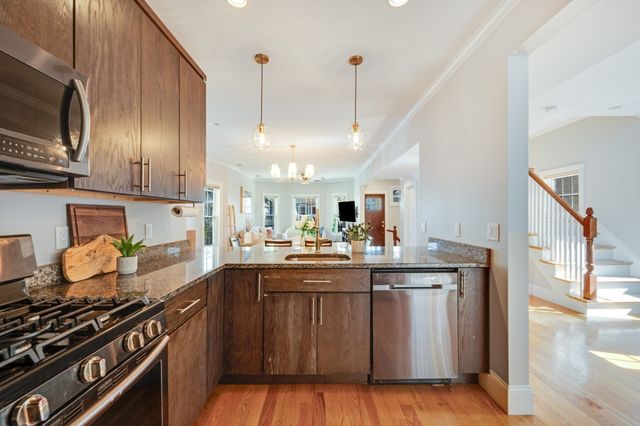 292 Summer Street 2, Somerville, MA 02144