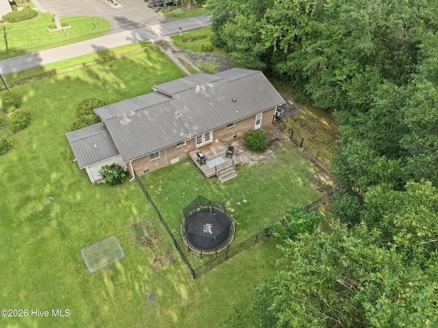 509 S Mcneil Street, Burgaw, NC 28425