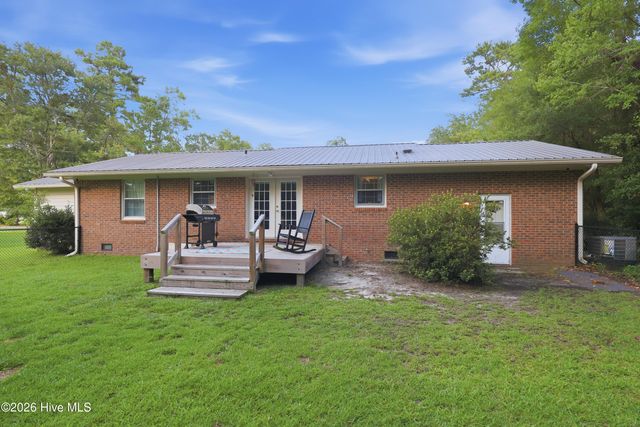509 S Mcneil Street, Burgaw, NC 28425