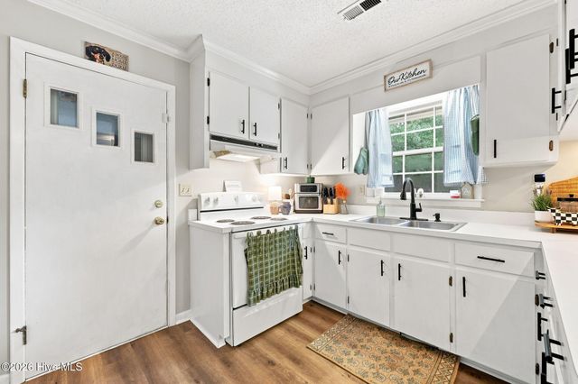 509 S Mcneil Street, Burgaw, NC 28425