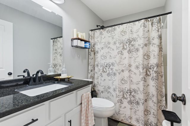 8111 Hoskins Hollow Rd, Westmoreland, TN 37186