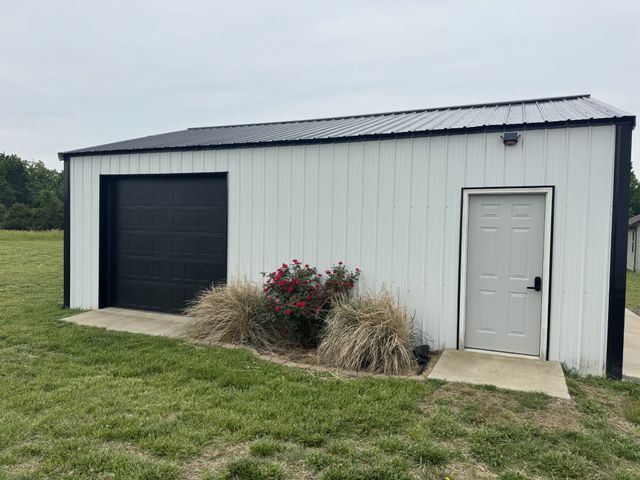 8111 Hoskins Hollow Rd, Westmoreland, TN 37186