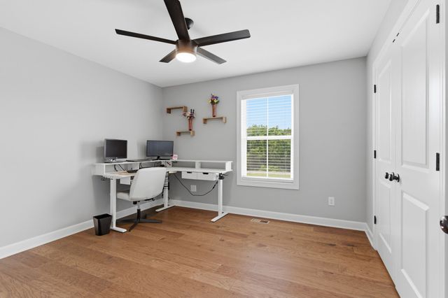 8111 Hoskins Hollow Rd, Westmoreland, TN 37186
