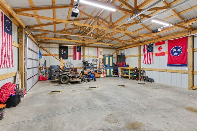 8111 Hoskins Hollow Rd, Westmoreland, TN 37186
