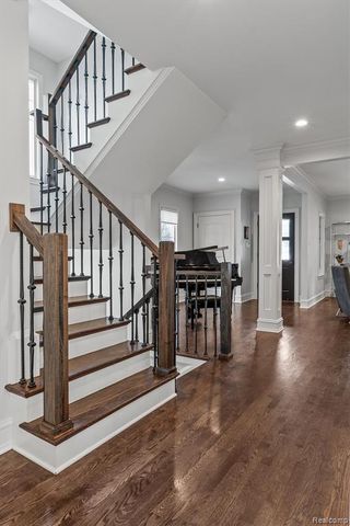 570 Pierce Street, Birmingham, MI 48009