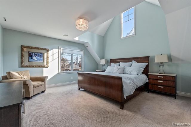 570 Pierce Street, Birmingham, MI 48009