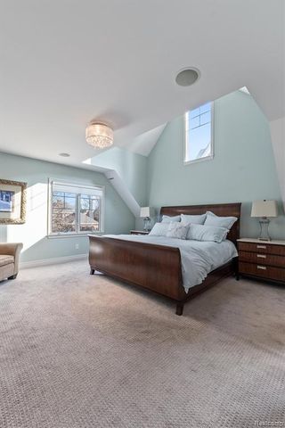 570 Pierce Street, Birmingham, MI 48009