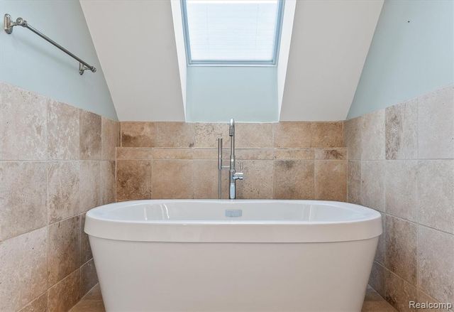 570 Pierce Street, Birmingham, MI 48009