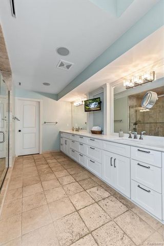 570 Pierce Street, Birmingham, MI 48009