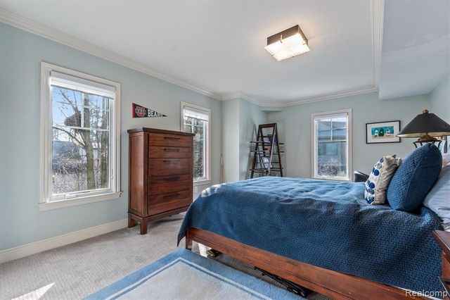 570 Pierce Street, Birmingham, MI 48009