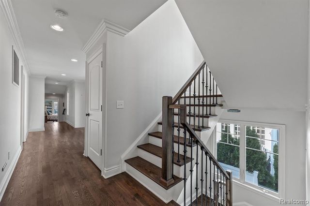 570 Pierce Street, Birmingham, MI 48009