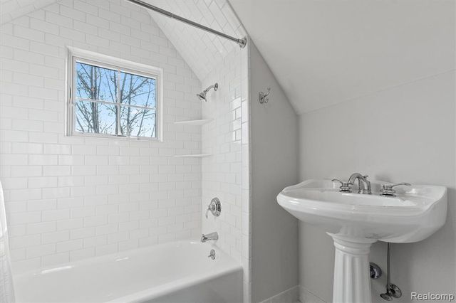 570 Pierce Street, Birmingham, MI 48009