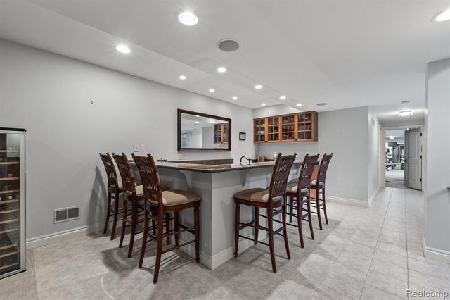 570 Pierce Street, Birmingham, MI 48009