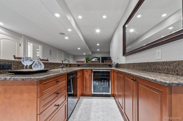 570 Pierce Street, Birmingham, MI 48009