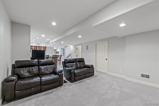 570 Pierce Street, Birmingham, MI 48009