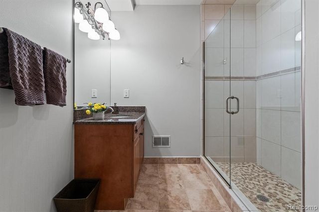 570 Pierce Street, Birmingham, MI 48009