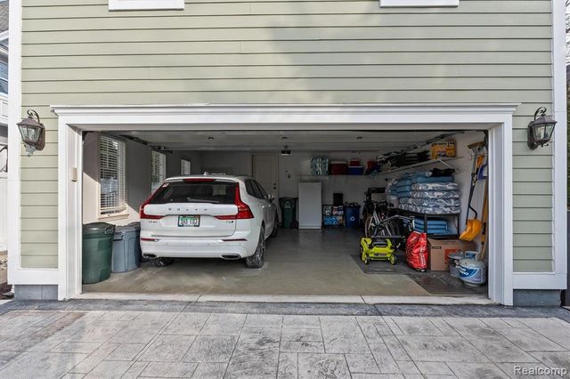 570 Pierce Street, Birmingham, MI 48009