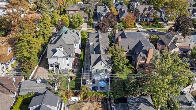 570 Pierce Street, Birmingham, MI 48009