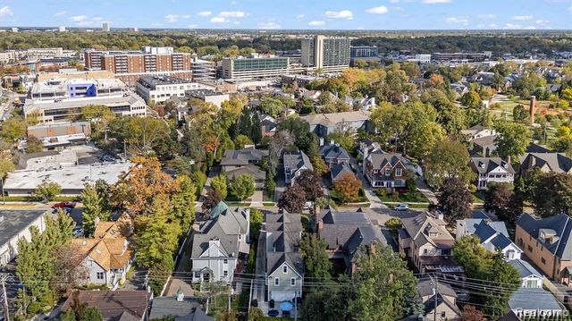 570 Pierce Street, Birmingham, MI 48009