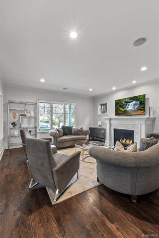 570 Pierce Street, Birmingham, MI 48009