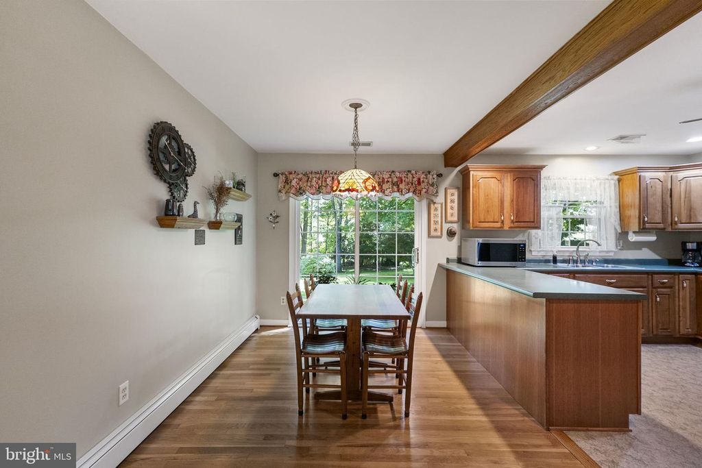 Image 11 of property listing at 22809 CLARKBROOKE DR, Clarksburg, MD 20871