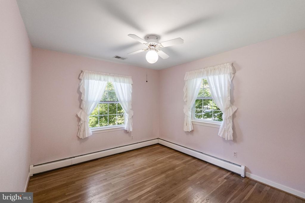 Image 17 of property listing at 22809 CLARKBROOKE DR, Clarksburg, MD 20871