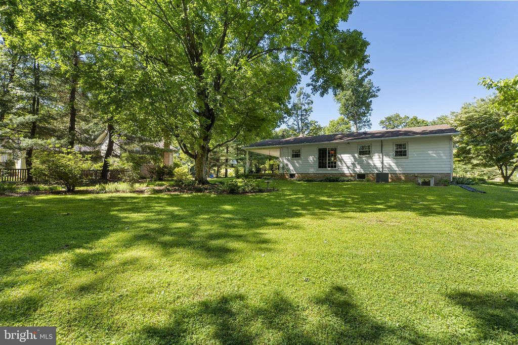 Image 24 of property listing at 22809 CLARKBROOKE DR, Clarksburg, MD 20871
