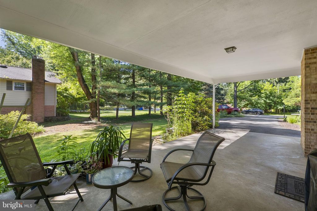 Image 32 of property listing at 22809 CLARKBROOKE DR, Clarksburg, MD 20871