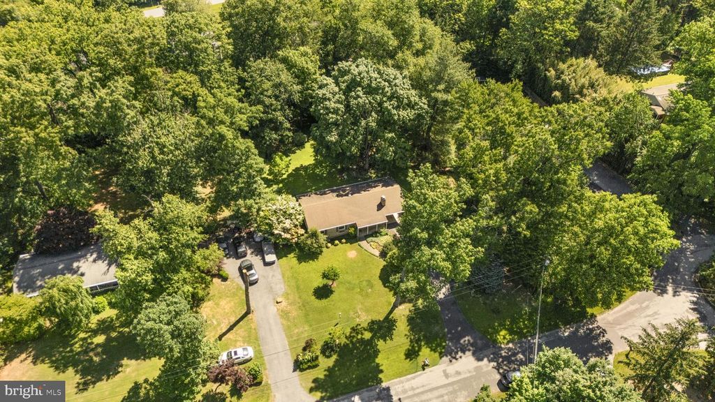 Image 33 of property listing at 22809 CLARKBROOKE DR, Clarksburg, MD 20871