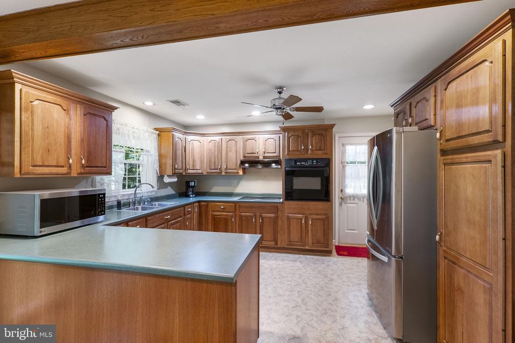 Image 7 of property listing at 22809 CLARKBROOKE DR, Clarksburg, MD 20871