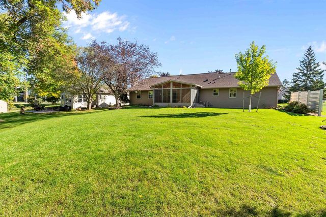 151 GRACELAND DRIVE, Oshkosh, WI 54904