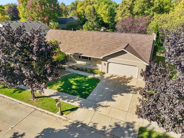 151 GRACELAND DRIVE, Oshkosh, WI 54904