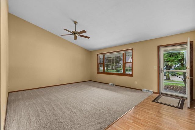 151 GRACELAND DRIVE, Oshkosh, WI 54904