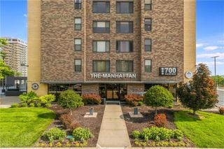 700 E 8TH #4S Street, Kansas City, MO 64106