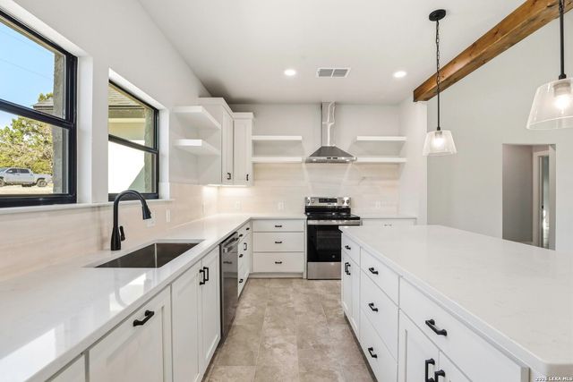 1615 Rocky Ridge Loop, Canyon Lake, TX 78133