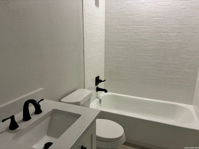 1615 Rocky Ridge Loop, Canyon Lake, TX 78133