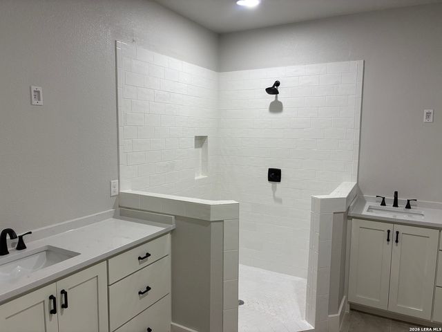 1615 Rocky Ridge Loop, Canyon Lake, TX 78133