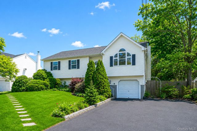 57 Woodycrest Drive, Farmingville, NY 11738