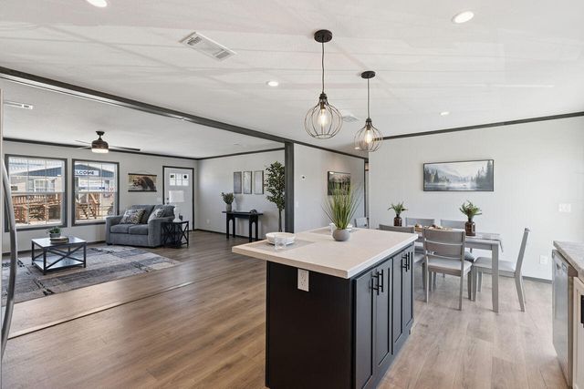 4 Broken Arrow Rd, Eutawville, SC 29048