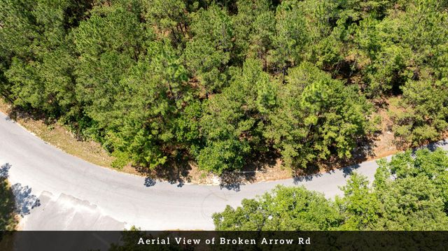 4 Broken Arrow Rd, Eutawville, SC 29048