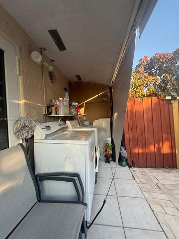 11136 SW 5th St, Sweetwater, FL 33174