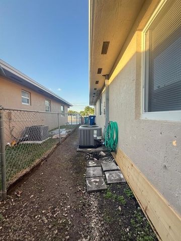 11136 SW 5th St, Sweetwater, FL 33174